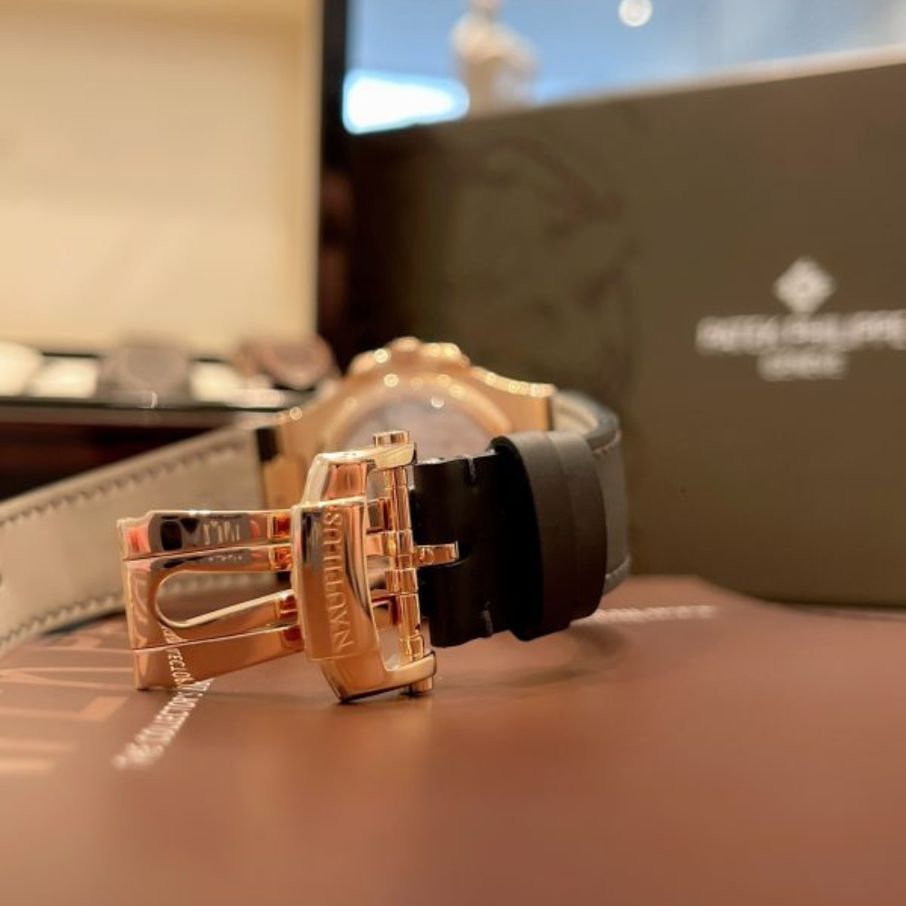 Patek Philippe Nautilus Watch – 5712R-001 - Image 4