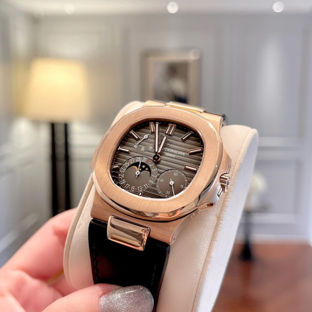 Patek Philippe Nautilus Watch – 5712R-001 - Image 2
