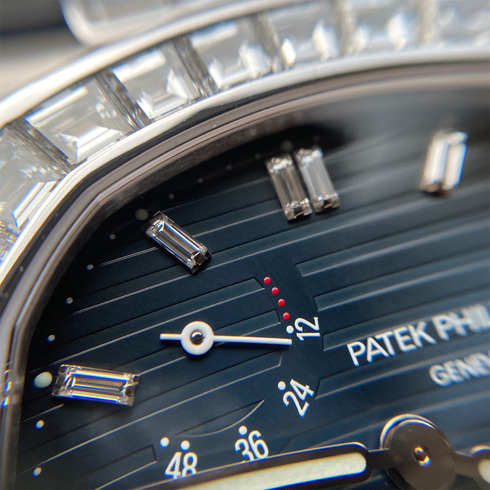 Patek Philippe Nautilus Watch – 5724G-001 - Image 4